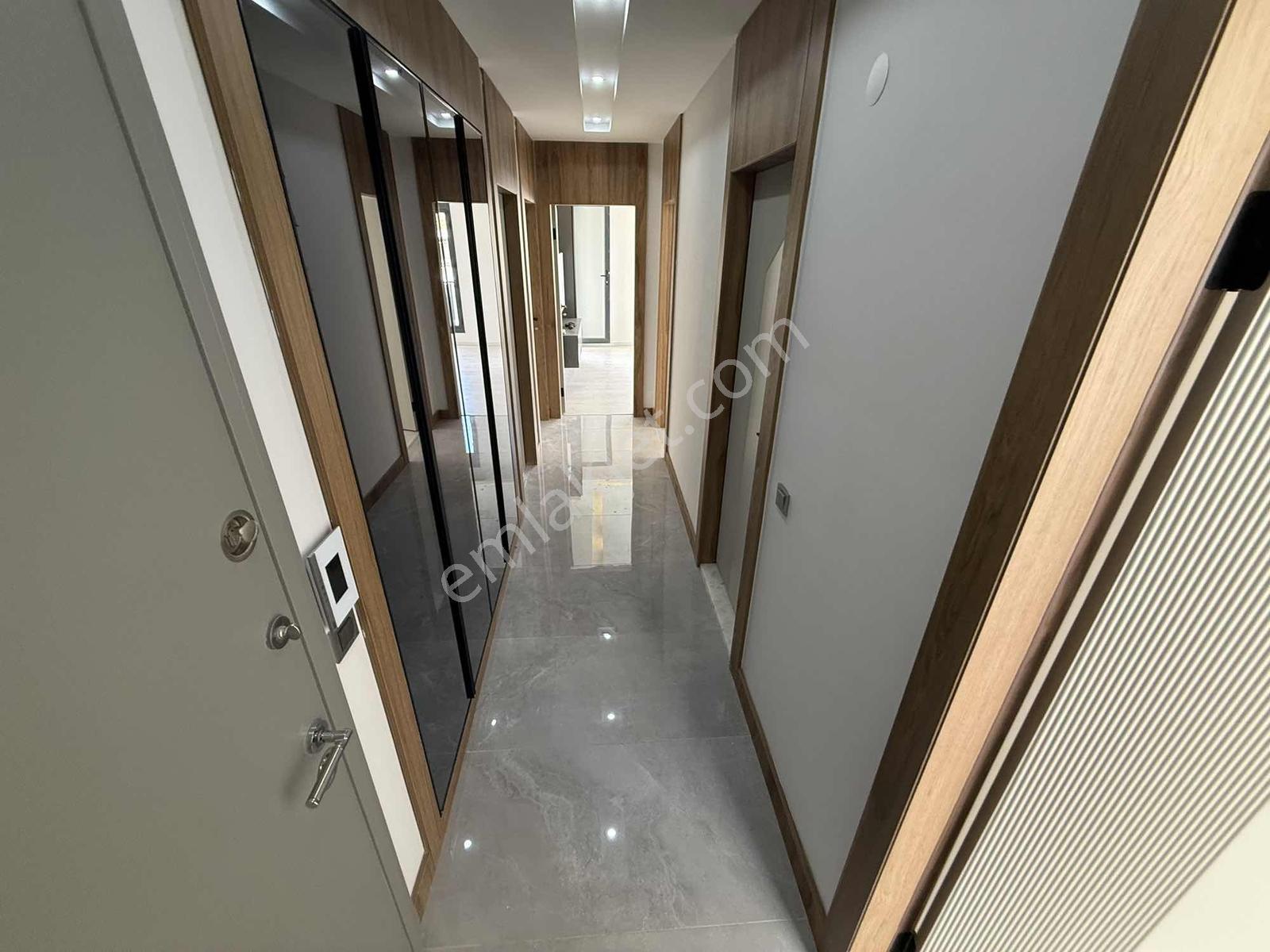 Parladan Denize 150m 3+1 Ayrı Mutfak Sıfır Ebeveyn Banyolu - Görsel 11