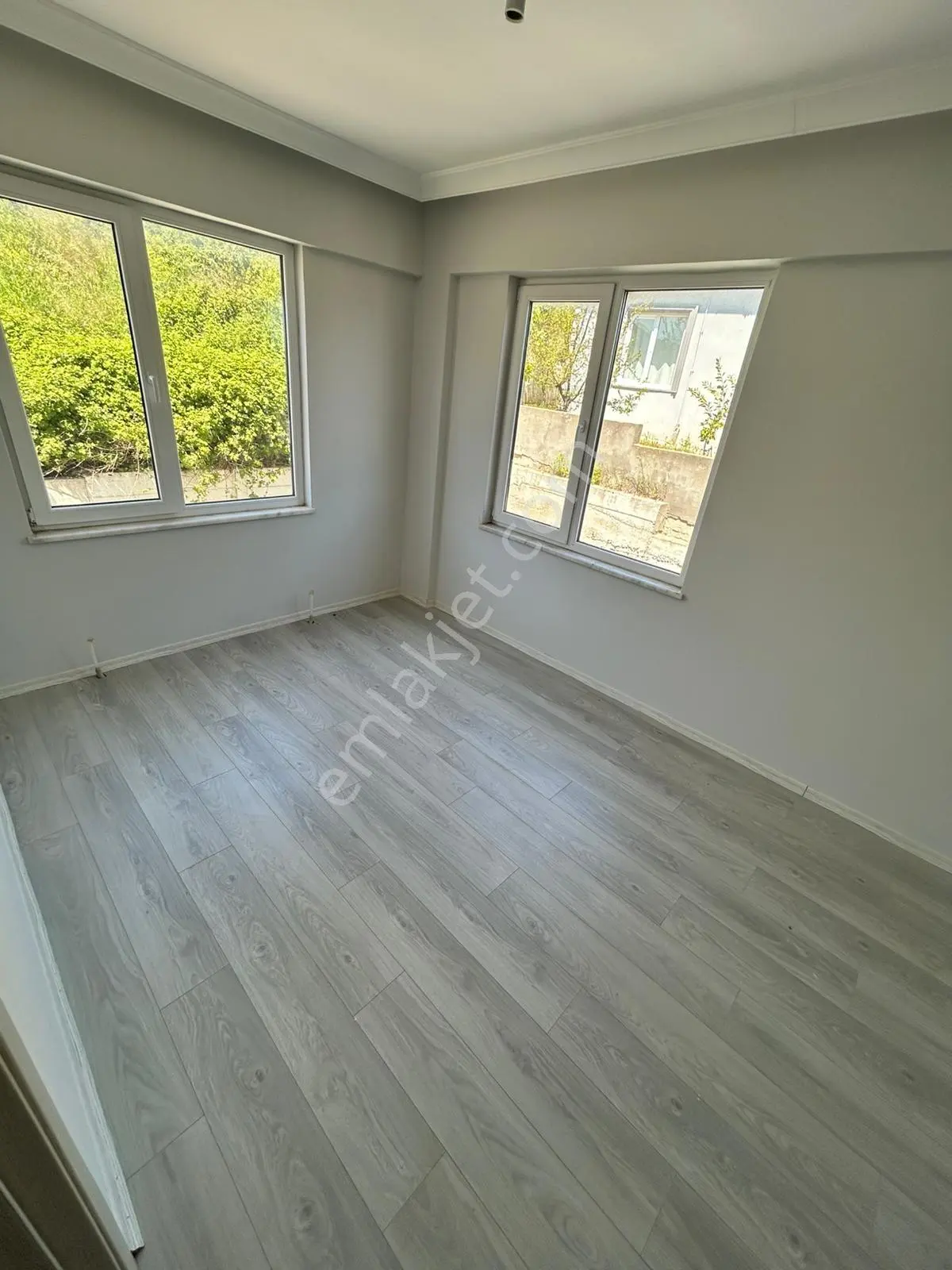 Erdek Tatlısuda 45 M2 Deniz Manzaralı Balkonlu 1+1 Satılık Daire - Görsel 3