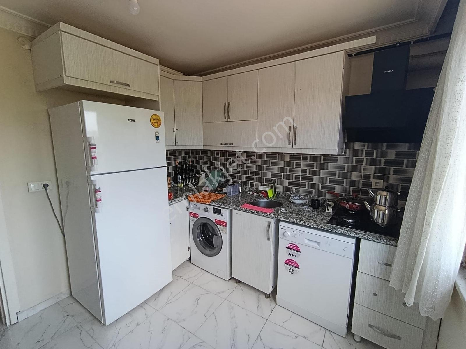 Bağlarbaşında Çift Cepheli Genış Ve 3+1 Kiralık Daire - Görsel 11