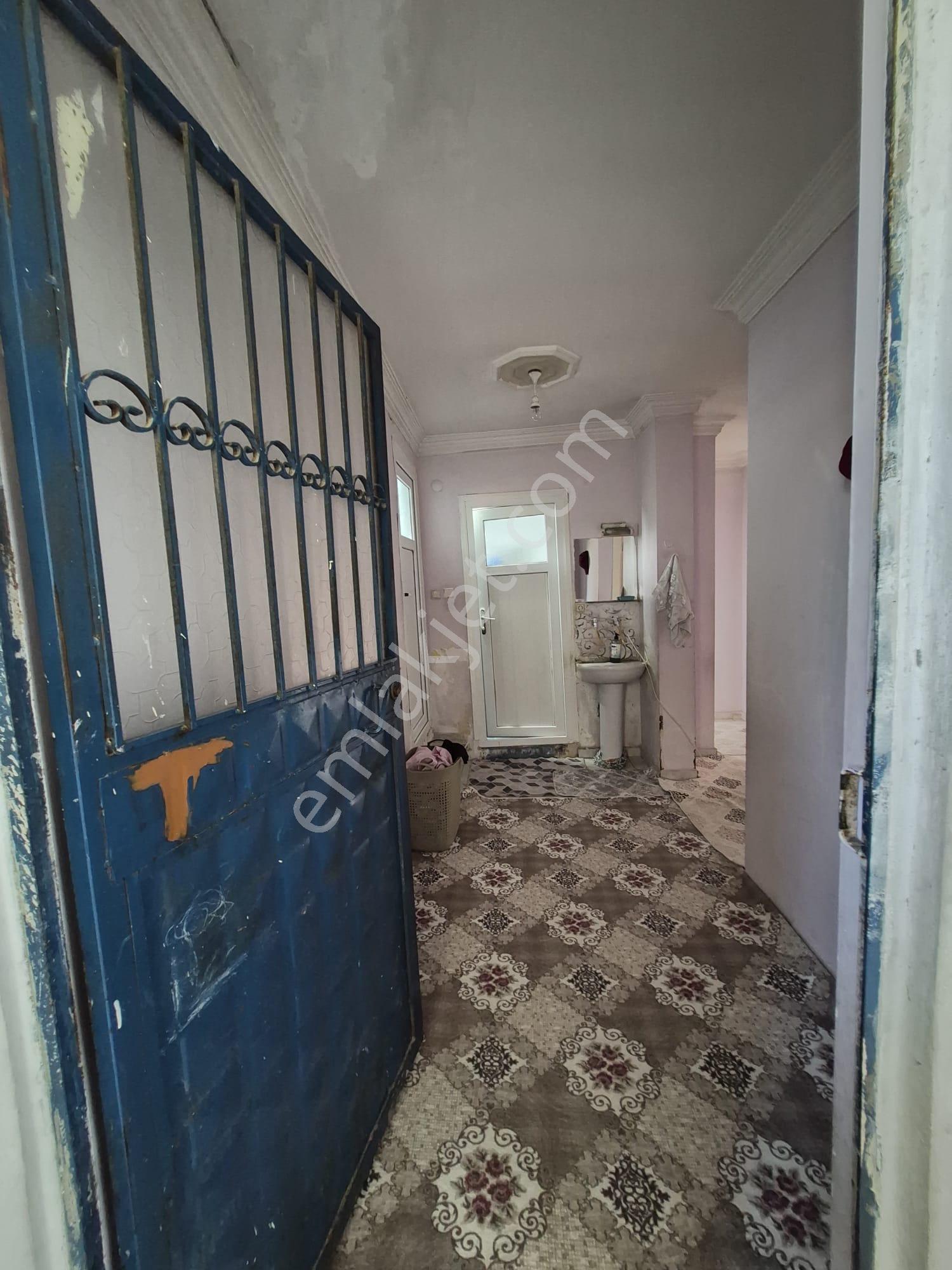 Yatırımlık Arsa Ve İçinde 2,5 Katlı Bina - Görsel 16