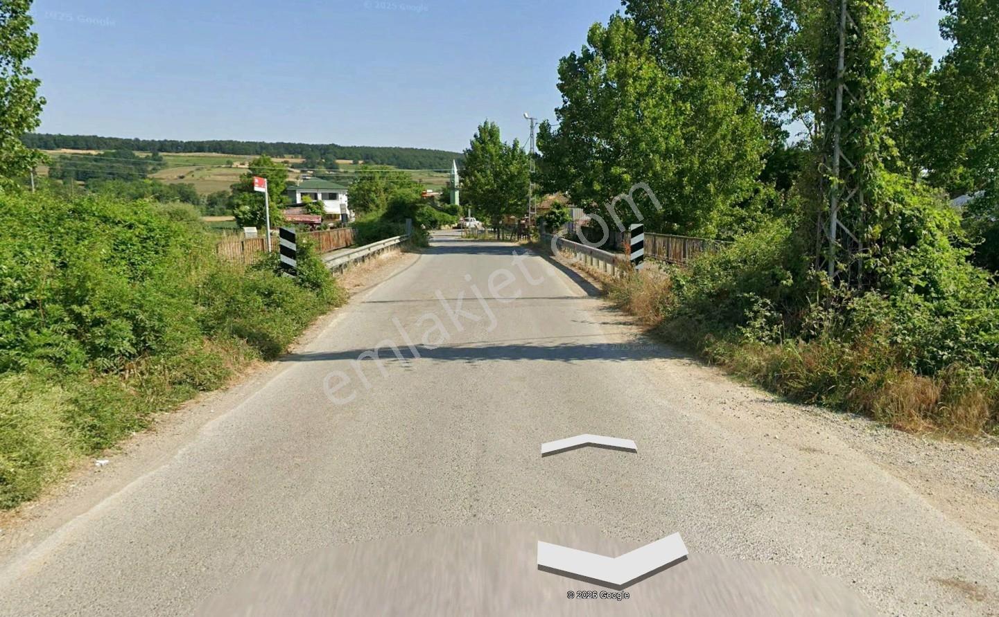 Salmanlıda Yola Cepheli Yatırıma Ve Al-sata Uygun 3700 M2 Arazi