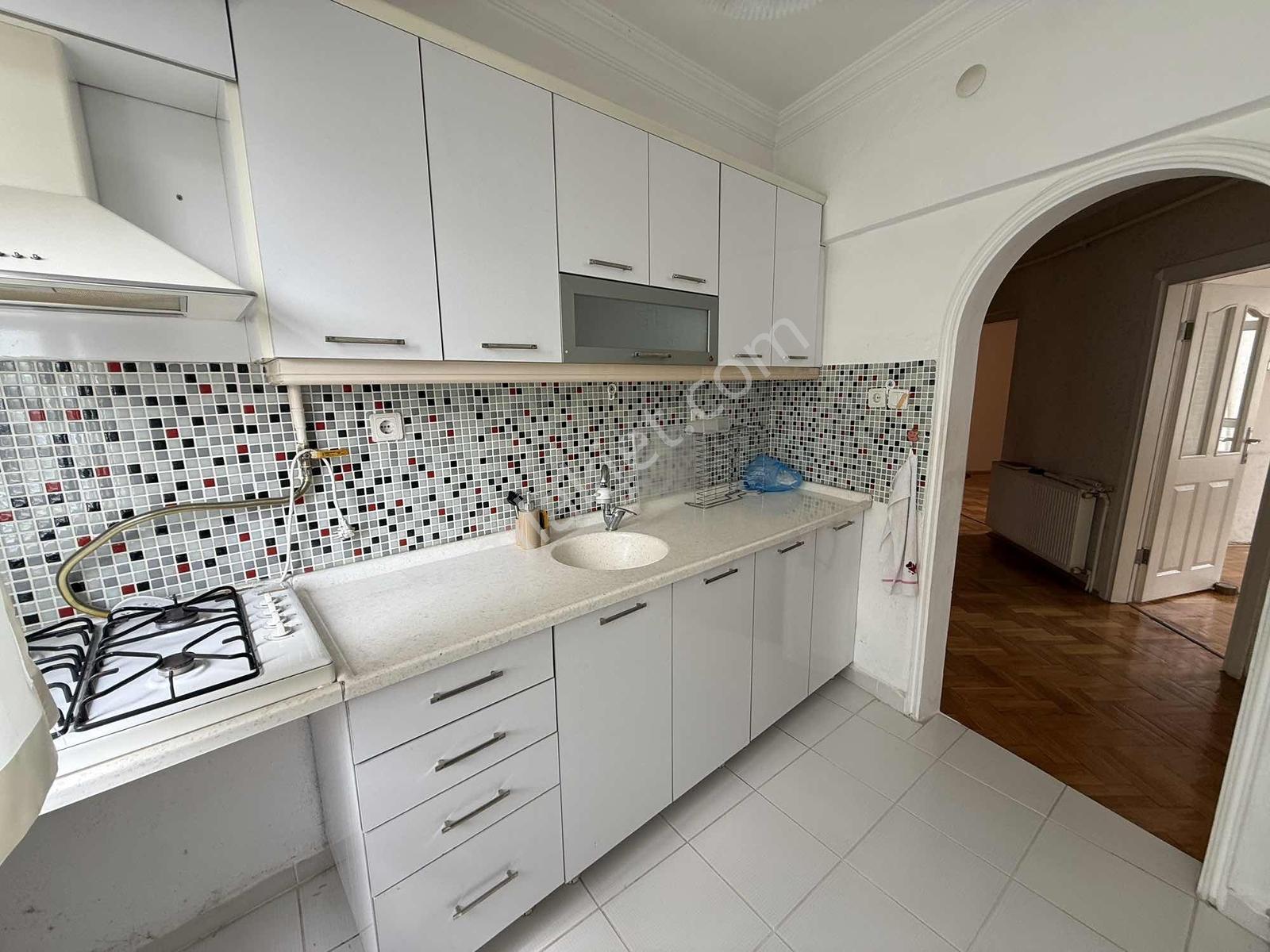 Tarcanlardan,çarşı Merkezde Boş Temiz Kiralık Arakat 2+1 - Görsel 4