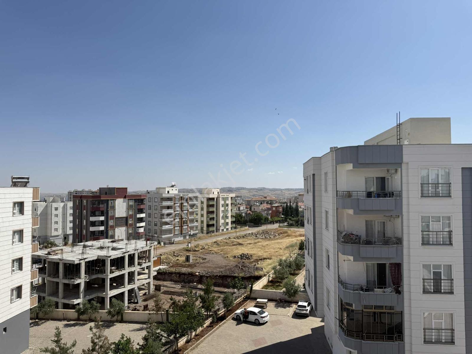 Burhan Kılınç'dan Lüx 1+1 Merkezi Konumda Dam Çatılı - Görsel 14
