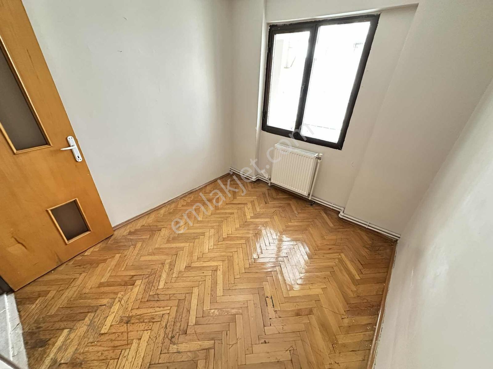 Bahçelievler'de 3+1 140 M2 Dogalgazlı Otoparklı - Görsel 21