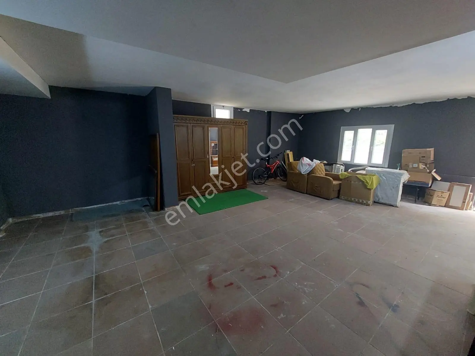 Selanik'ten Kurttepe'de 50 Metrekare Kiralık Depo