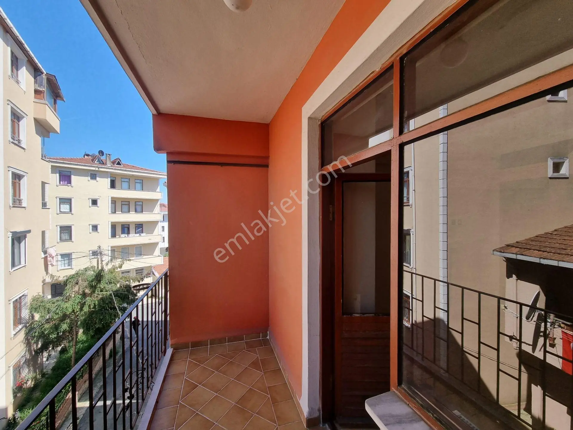 Sarıyer Tarabya Üstü Çarşı, Ulaşım, Pazar Adım Mesafe, Sahil 5dk - Görsel 4