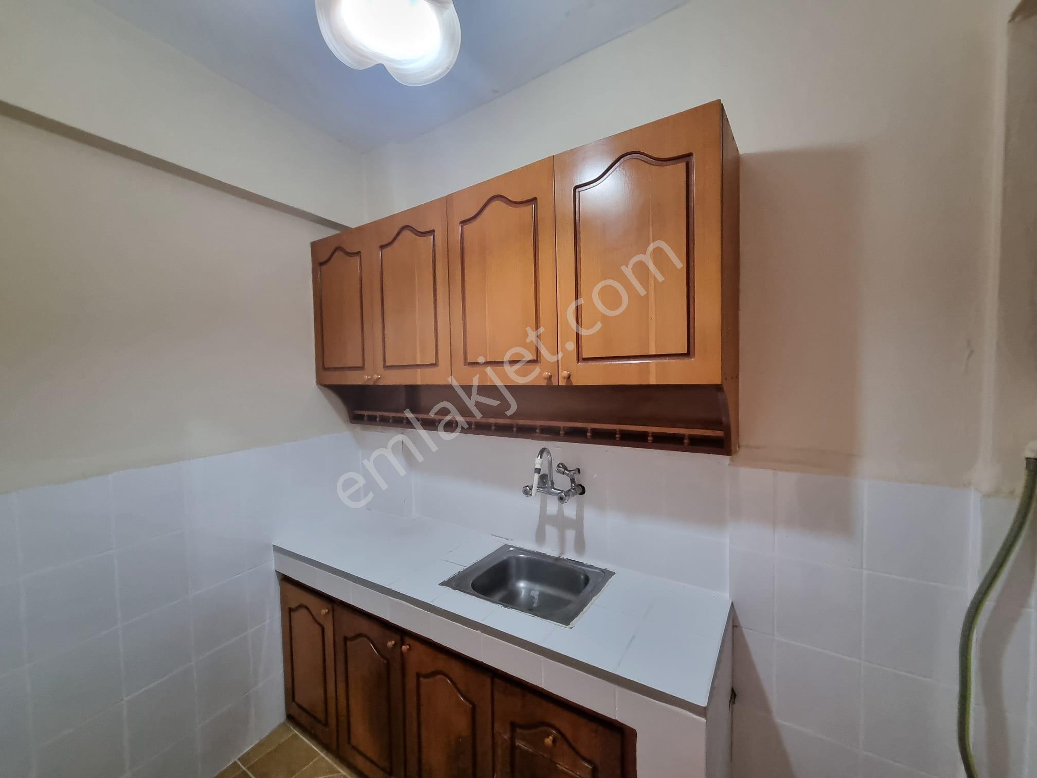 Sarıyer Tarabya Üstü Çarşı, Ulaşım, Pazar Adım Mesafe, Sahil 5dk - Görsel 15