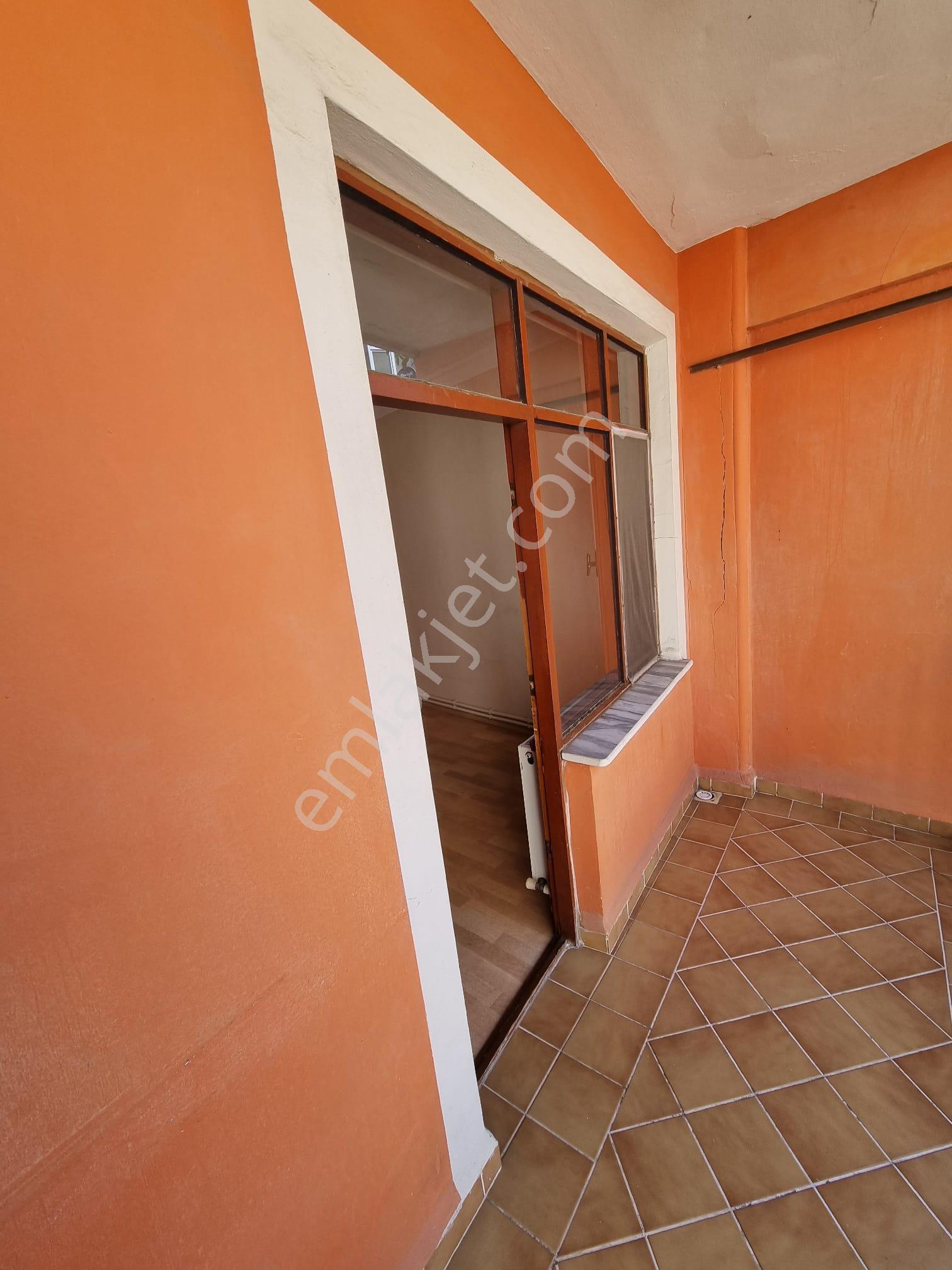 Sarıyer Tarabya Üstü Çarşı, Ulaşım, Pazar Adım Mesafe, Sahil 5dk - Görsel 23