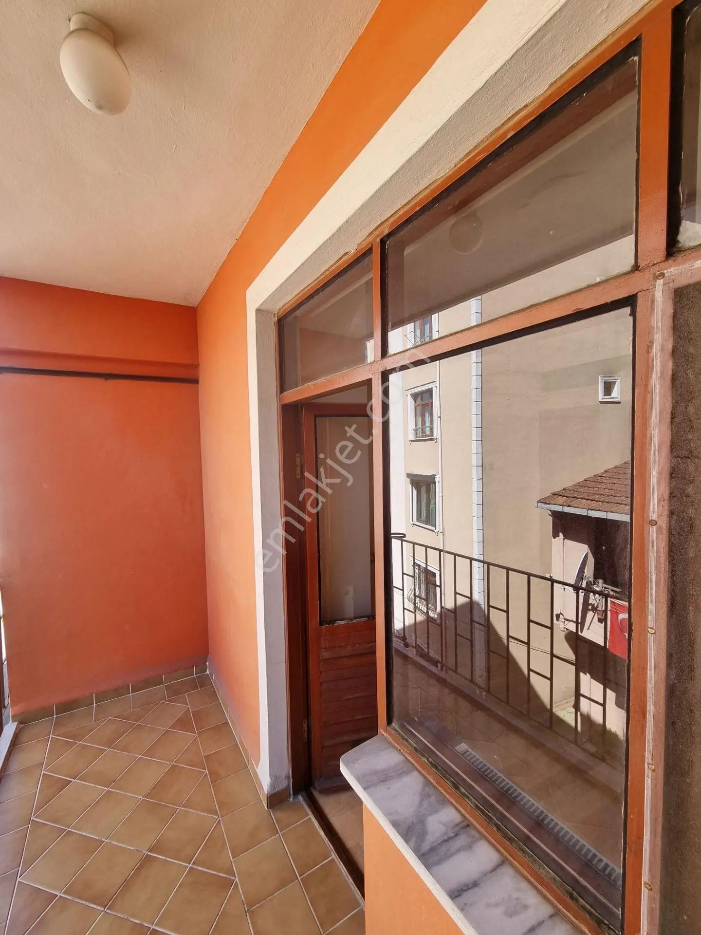 Sarıyer Tarabya Üstü Çarşı, Ulaşım, Pazar Adım Mesafe, Sahil 5dk - Görsel 2