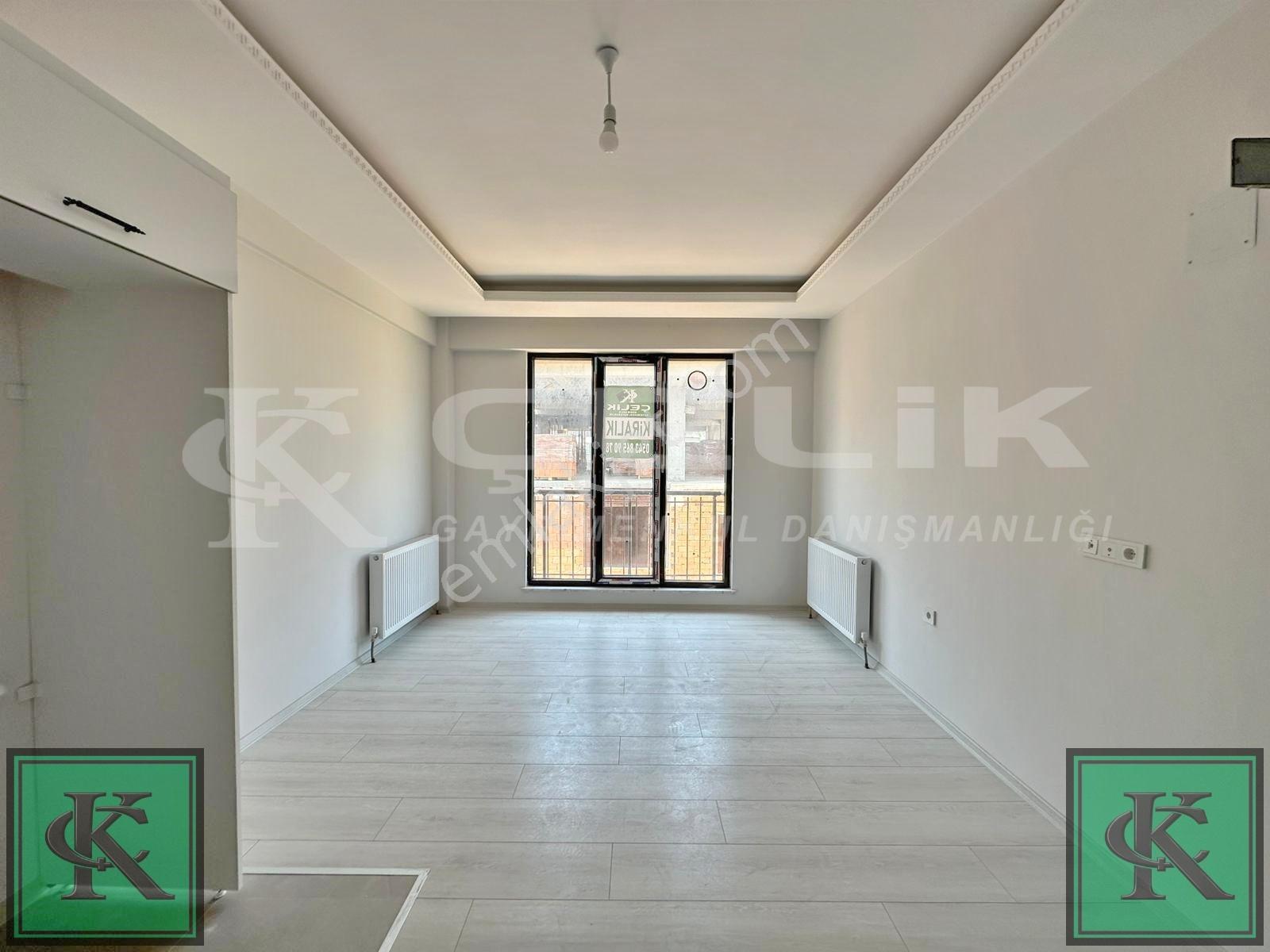 Çelik'ten Site İçersinde Otoparklı Sığınaklı Kiralık 1+1 Daire - Görsel 6