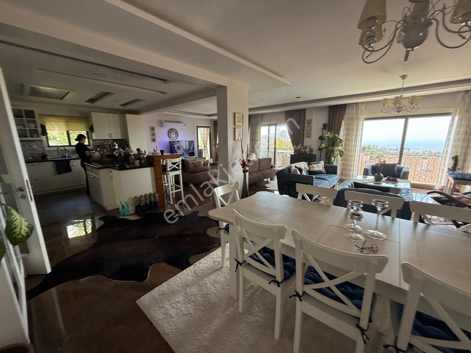Soğucak'ta Deniz Manzaralı Özel Havuzlu 8+1 Lüks Villa - Görsel 8