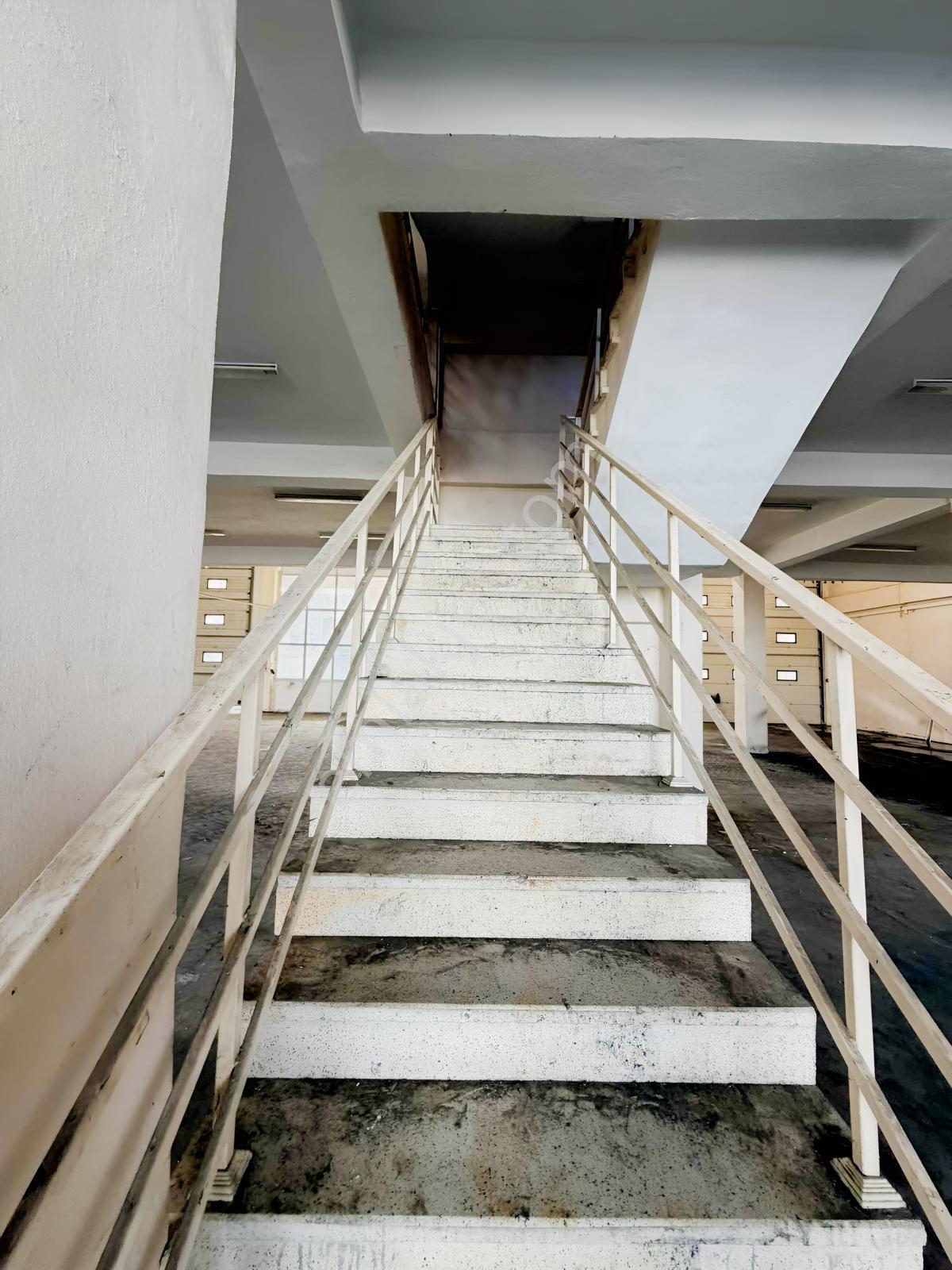 Altıayak Sanayi Sitesinde 1.200 M² 3 Katlı Kiralık İşyeri - Görsel 19