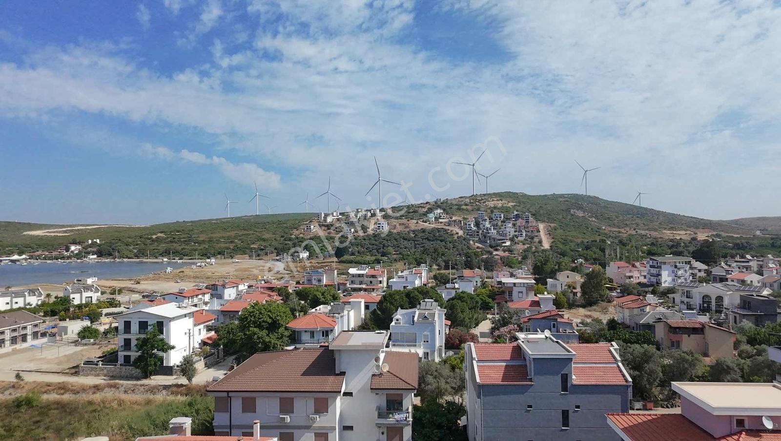 Sığacıkta Geniş Eşsiz Bahçe Kullanımlı Havuzlu 1+1 - Görsel 18