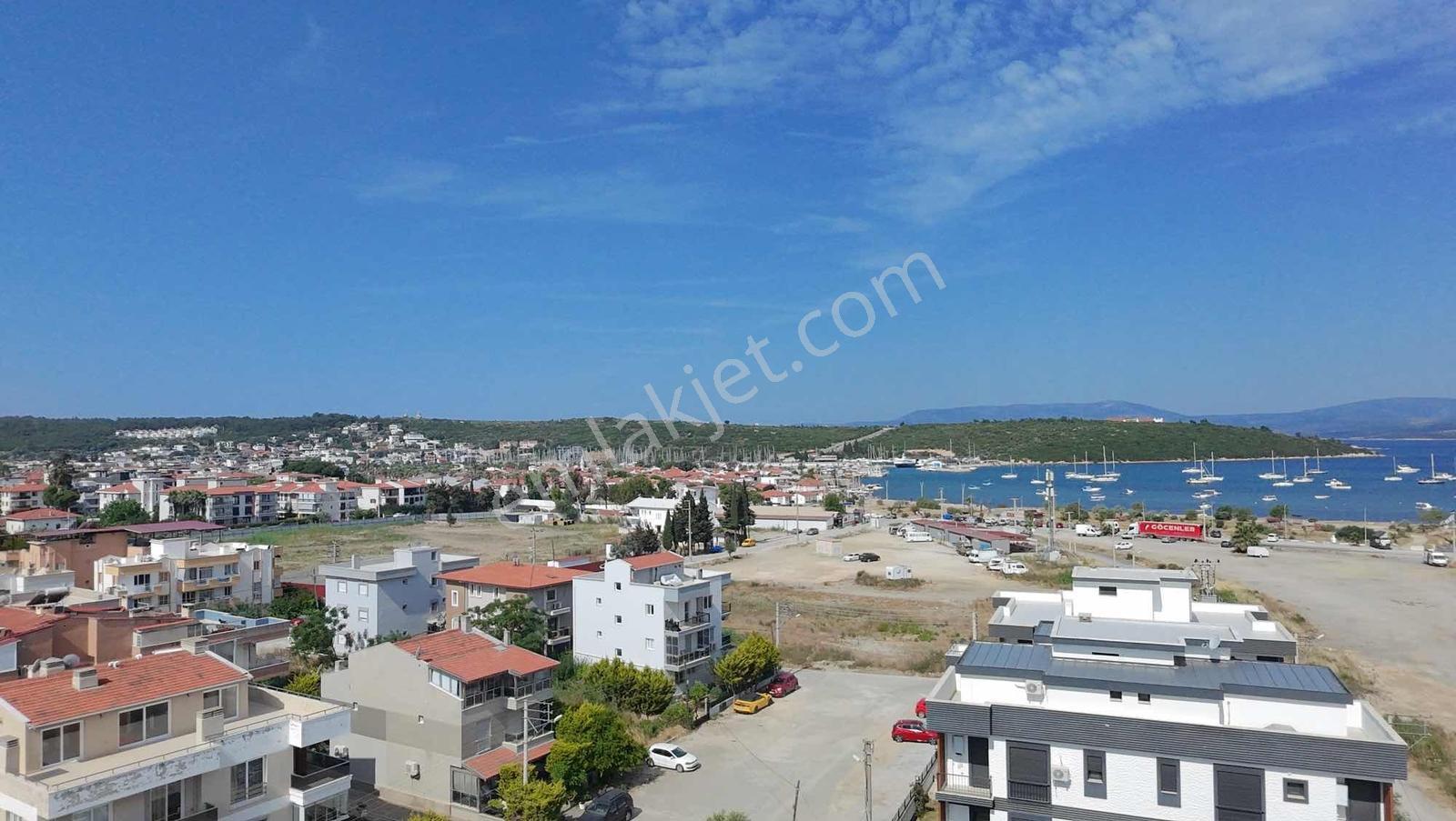 Sığacıkta Geniş Eşsiz Bahçe Kullanımlı Havuzlu 1+1 - Görsel 21