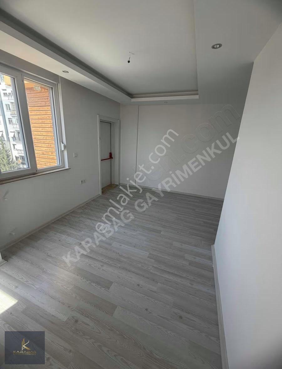 Karabağ'dan ! Kapalı Otopark Ayrı Mutfak Ebevyn Banyo 2+1 - Görsel 10