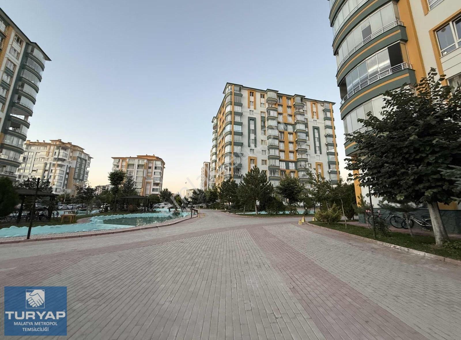 Turyap Metropol'den İstanbul Evlerinde 4+1 Eşyalı Kiralık Daire - Görsel 23
