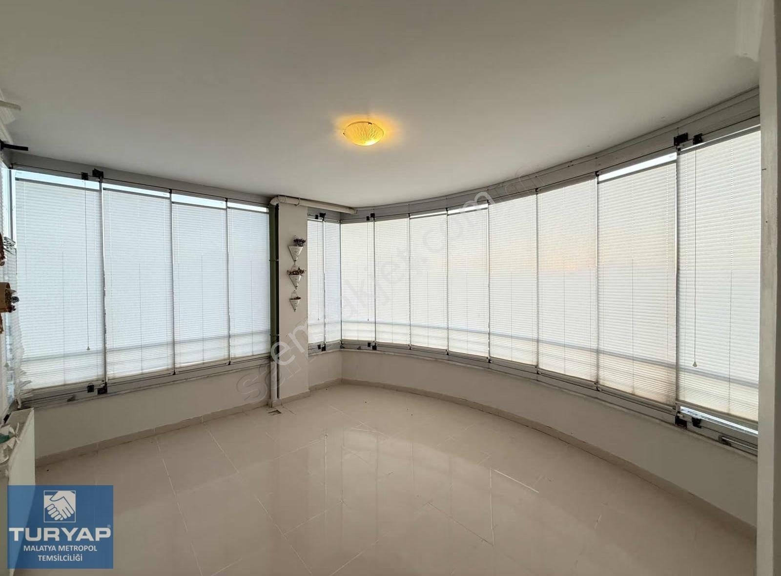 Turyap Metropol'den İstanbul Evlerinde 4+1 Eşyalı Kiralık Daire - Görsel 4
