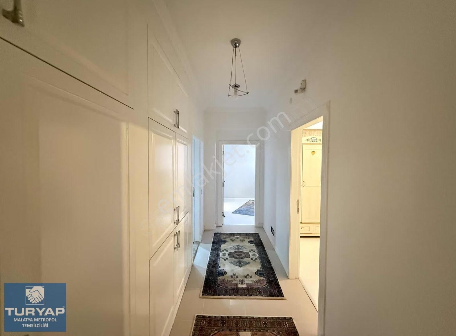 Turyap Metropol'den İstanbul Evlerinde 4+1 Eşyalı Kiralık Daire - Görsel 26