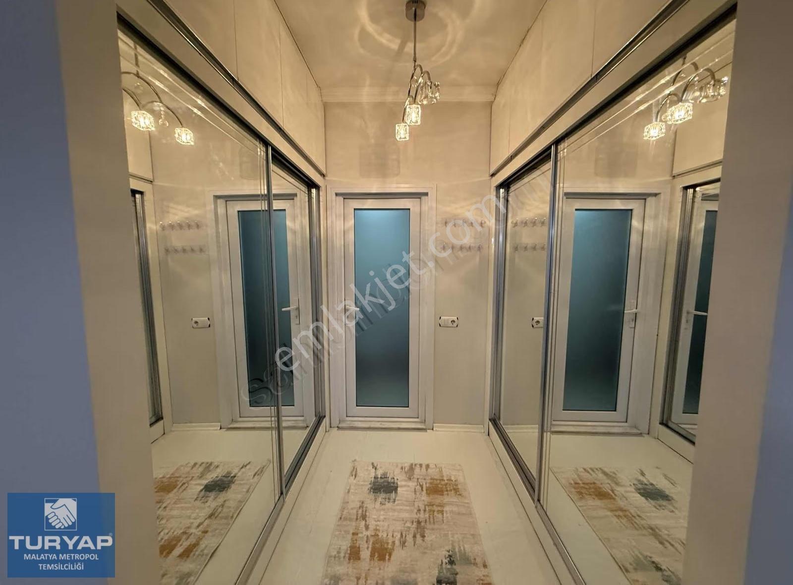Turyap Metropol'den İstanbul Evlerinde 4+1 Eşyalı Kiralık Daire - Görsel 31