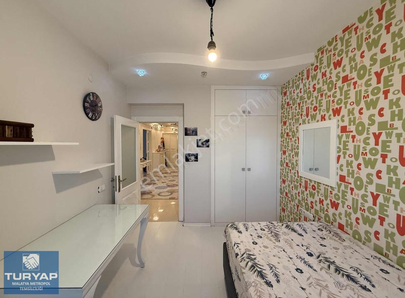 Turyap Metropol'den İstanbul Evlerinde 4+1 Eşyalı Kiralık Daire - Görsel 5