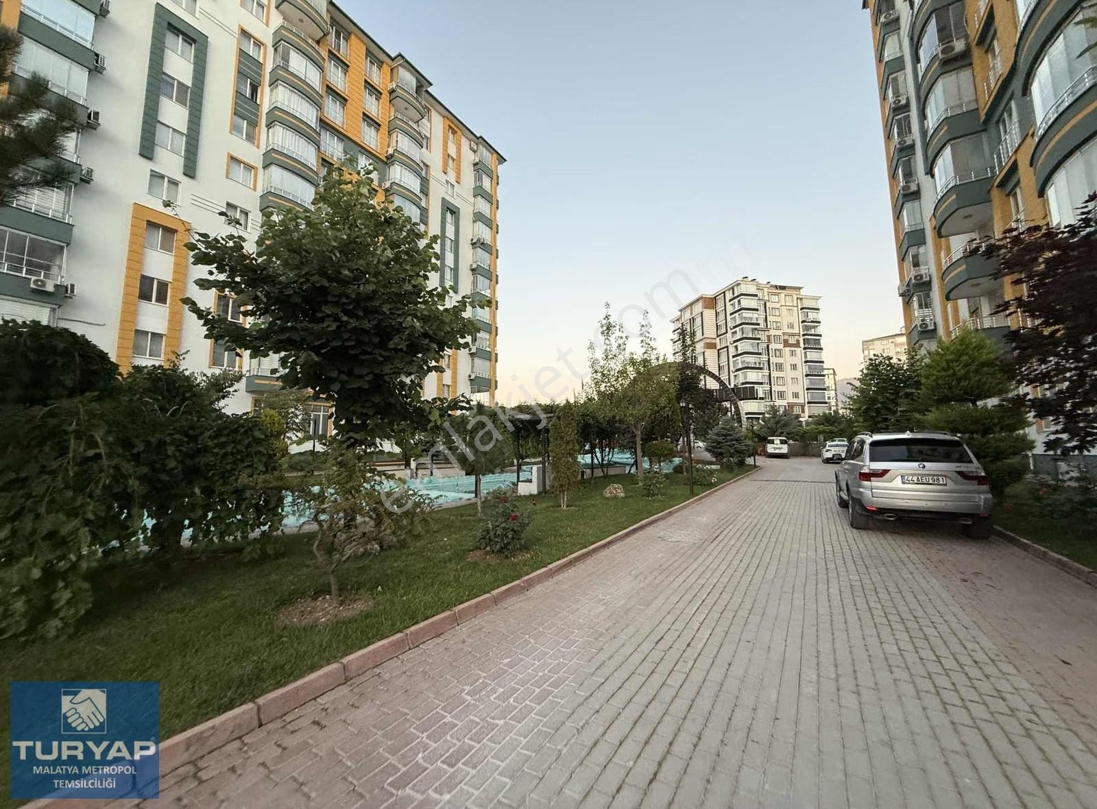 Turyap Metropol'den İstanbul Evlerinde 4+1 Eşyalı Kiralık Daire - Görsel 12