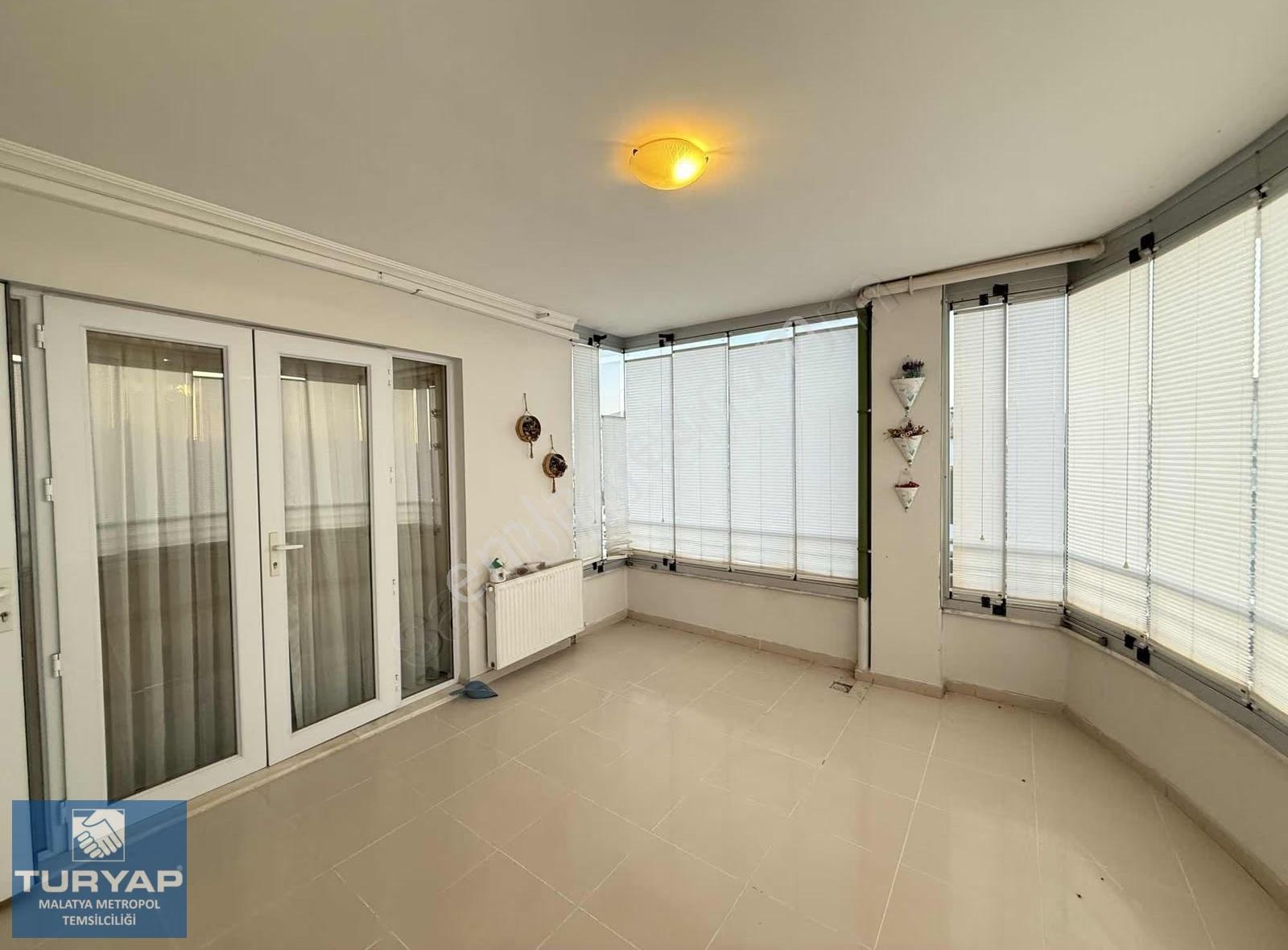 Turyap Metropol'den İstanbul Evlerinde 4+1 Eşyalı Kiralık Daire - Görsel 18