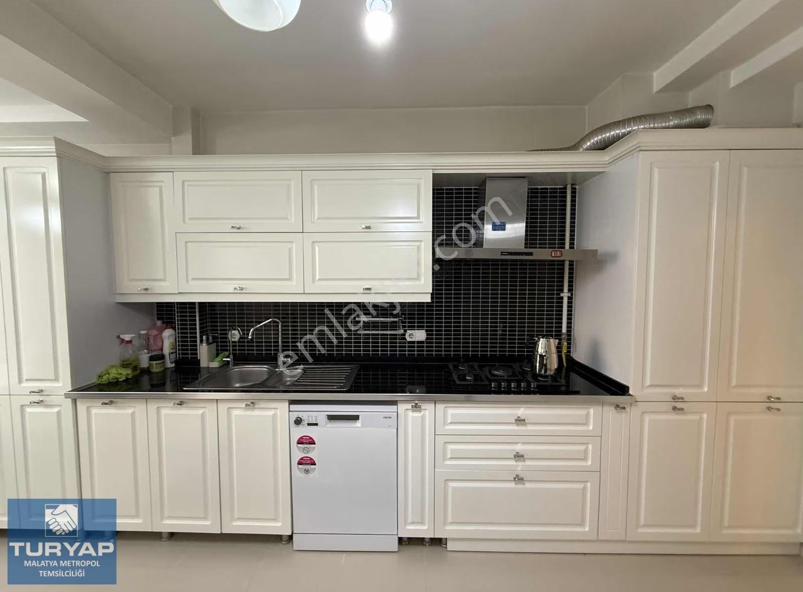 Turyap Metropol'den İstanbul Evlerinde 4+1 Eşyalı Kiralık Daire - Görsel 30