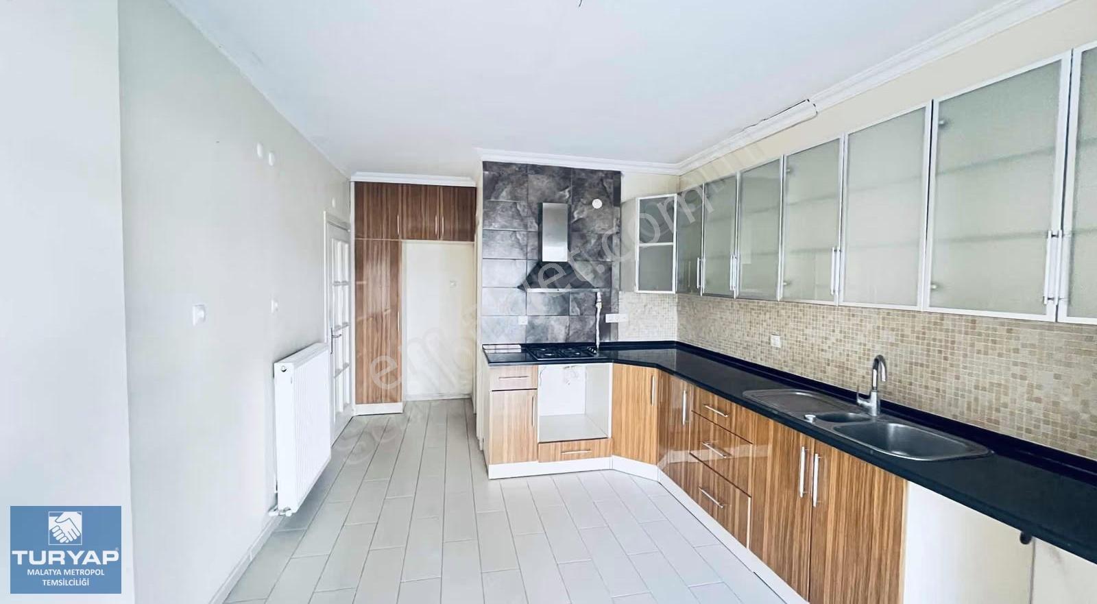 Turyap Metropol`den Fahrikayahan Cadde Üstünde Kiralık 4+1 Daire - Görsel 8