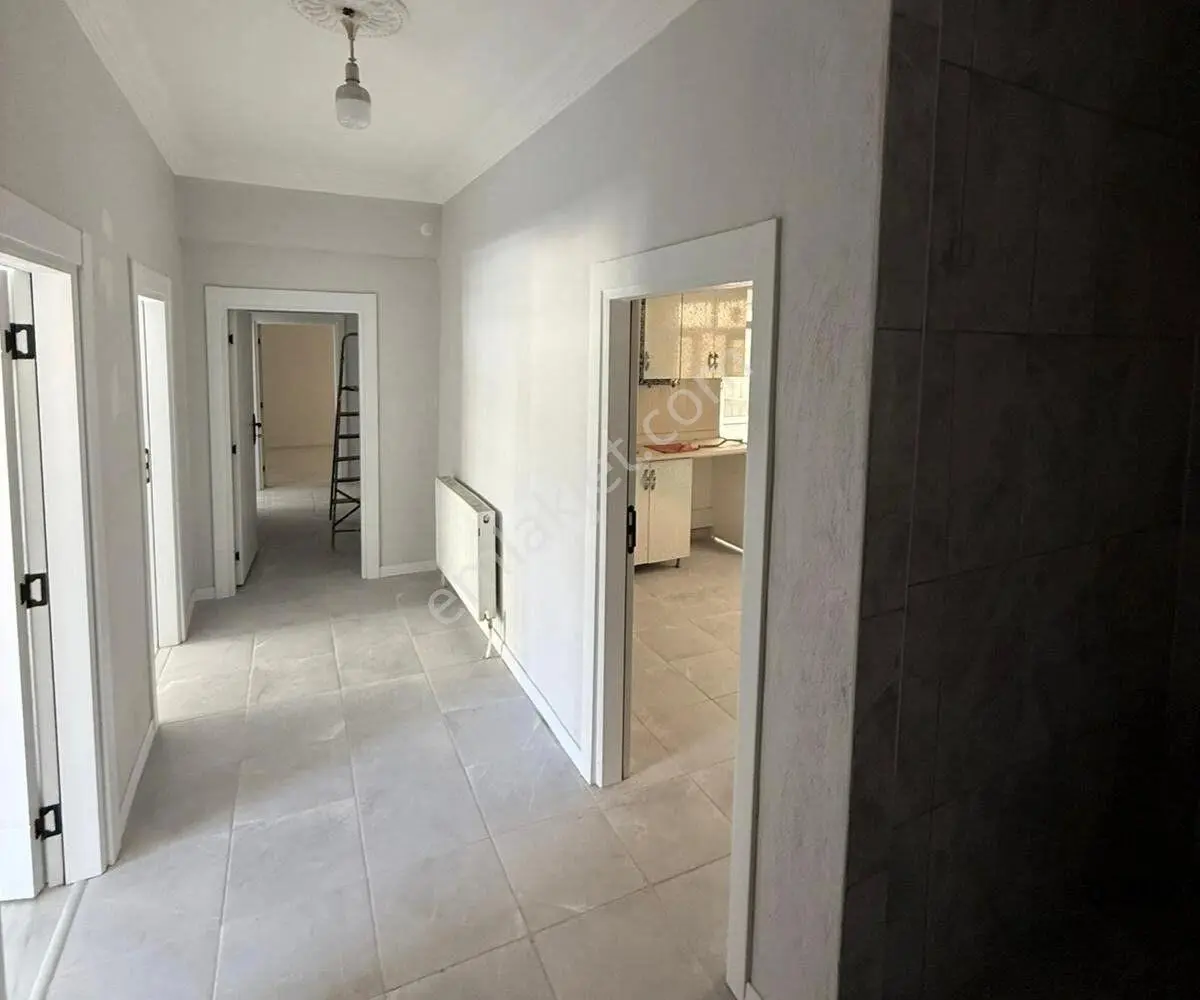 Kirişci Mah. Dükkan Üstü 3+1 Kiralık Daire - Görsel 2