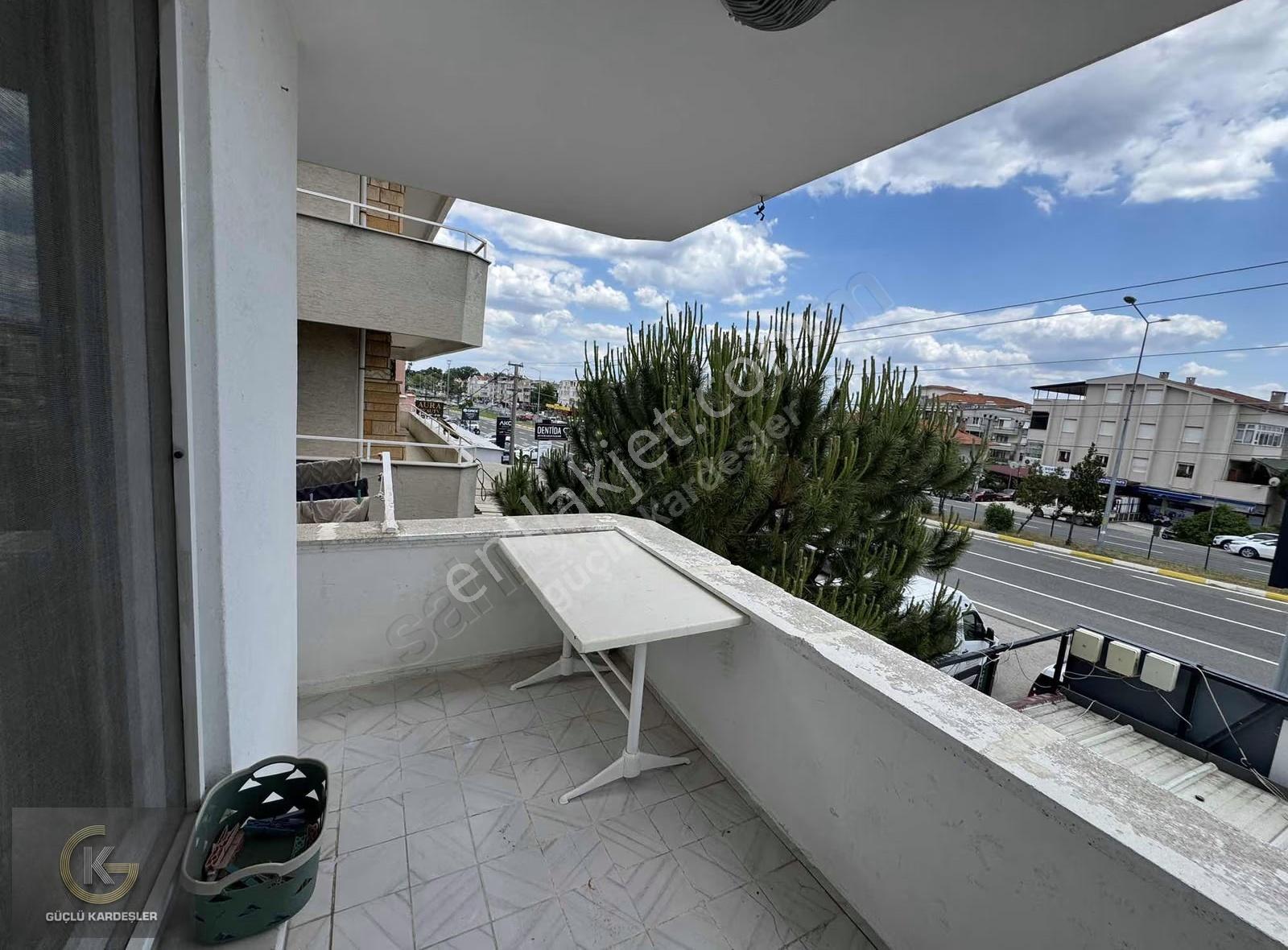 Güçlü Kardeşler Full Yenilenmiş Merkezde 2+1 Orta Kat Daire - Görsel 15