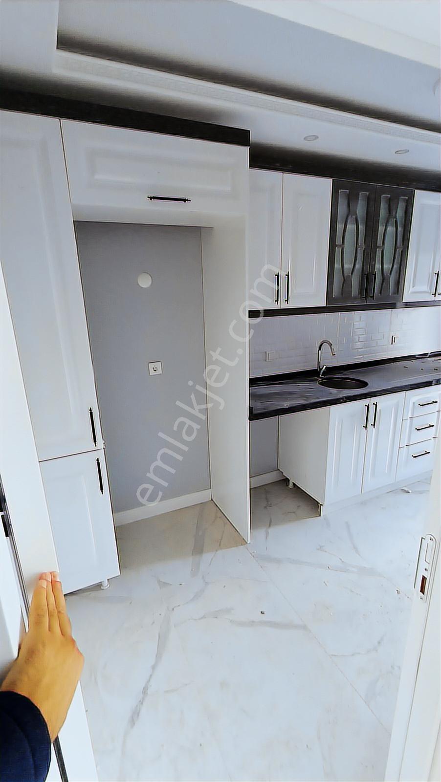 Sancaktepe Yenidoğan Mh'de 2+1 Arakat Daire Geniş Kullanışlı - Görsel 2