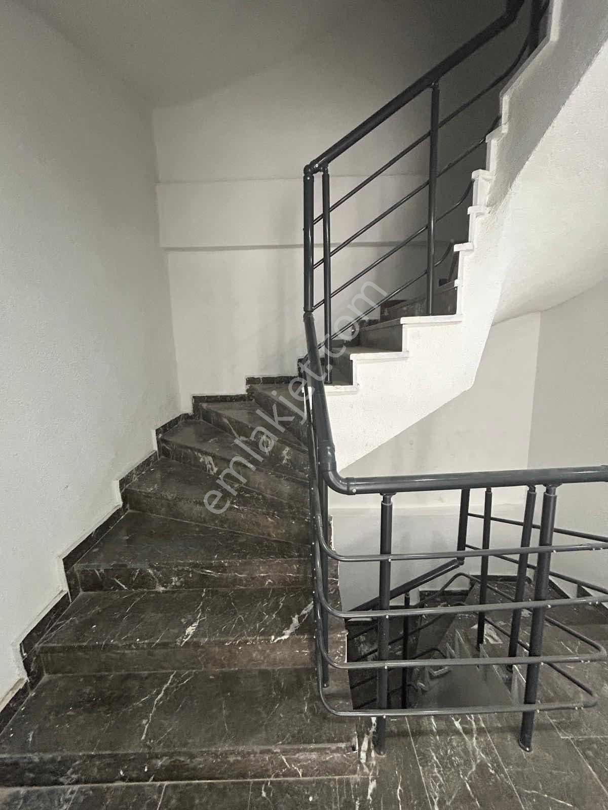 Prestijden Geniş İskanlı Asansörlü Ara Kat 1+1 Daire - Görsel 9