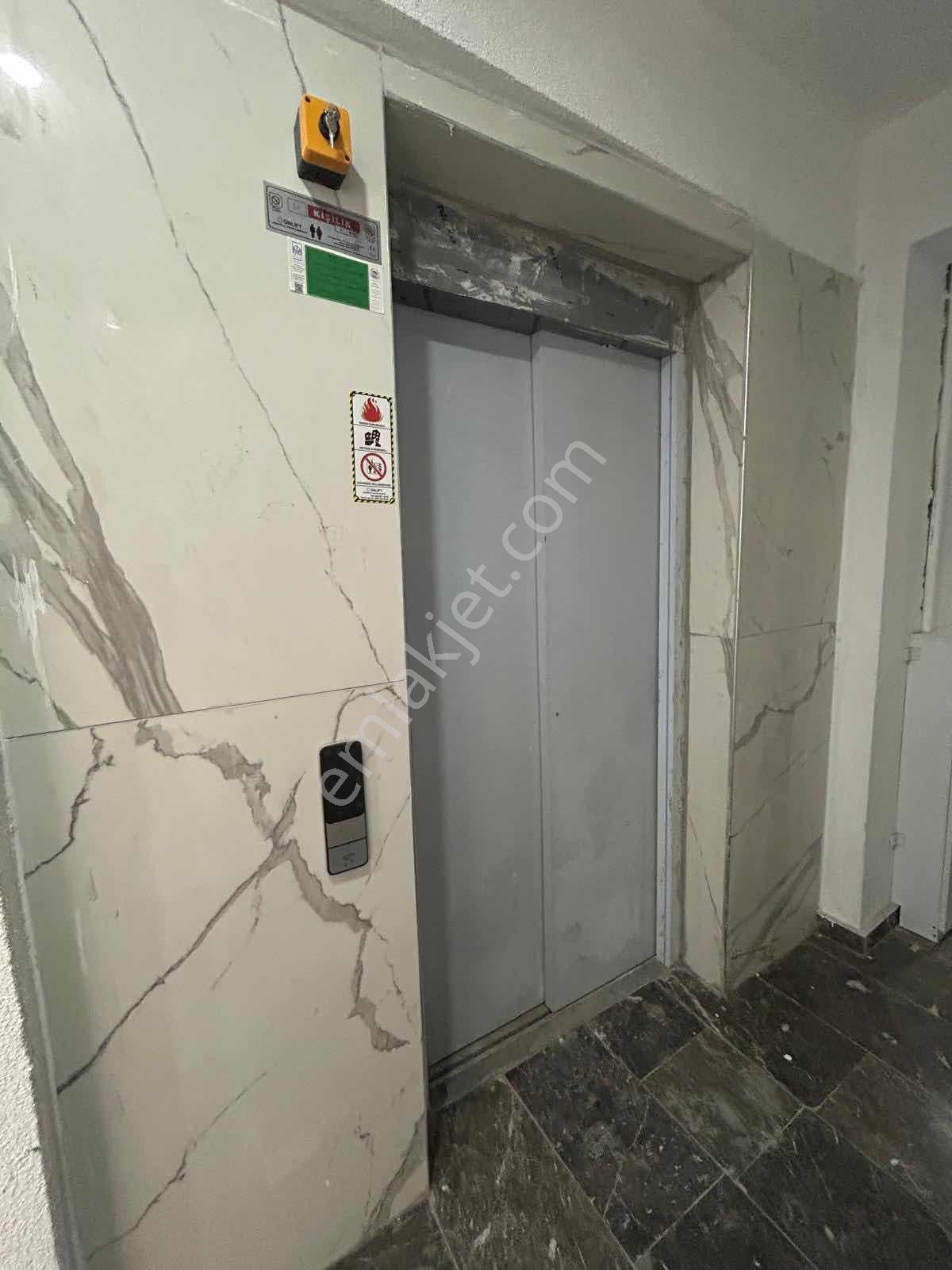 Prestijden Geniş İskanlı Asansörlü Ara Kat 1+1 Daire - Görsel 10