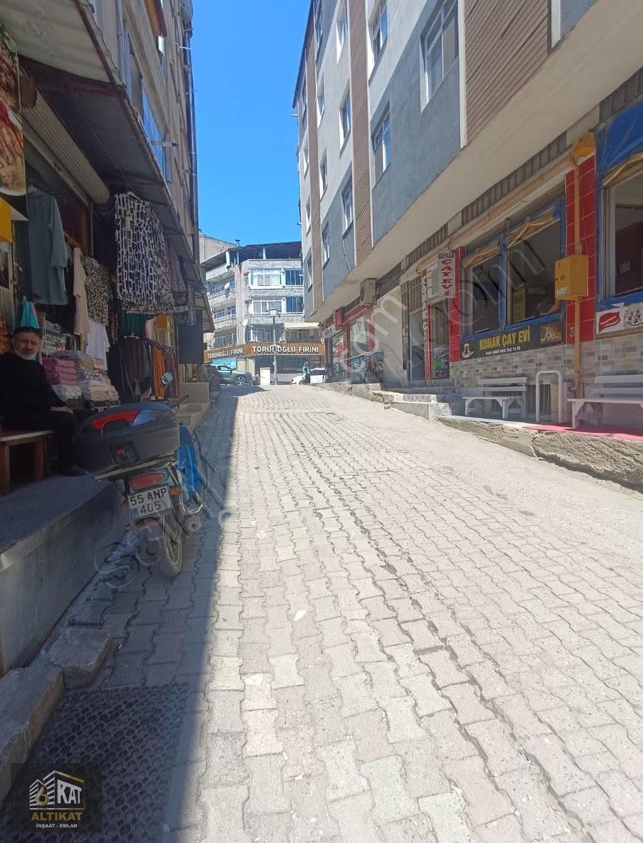 Batı Yaka Pazaryerinde Dükkan - Görsel 4