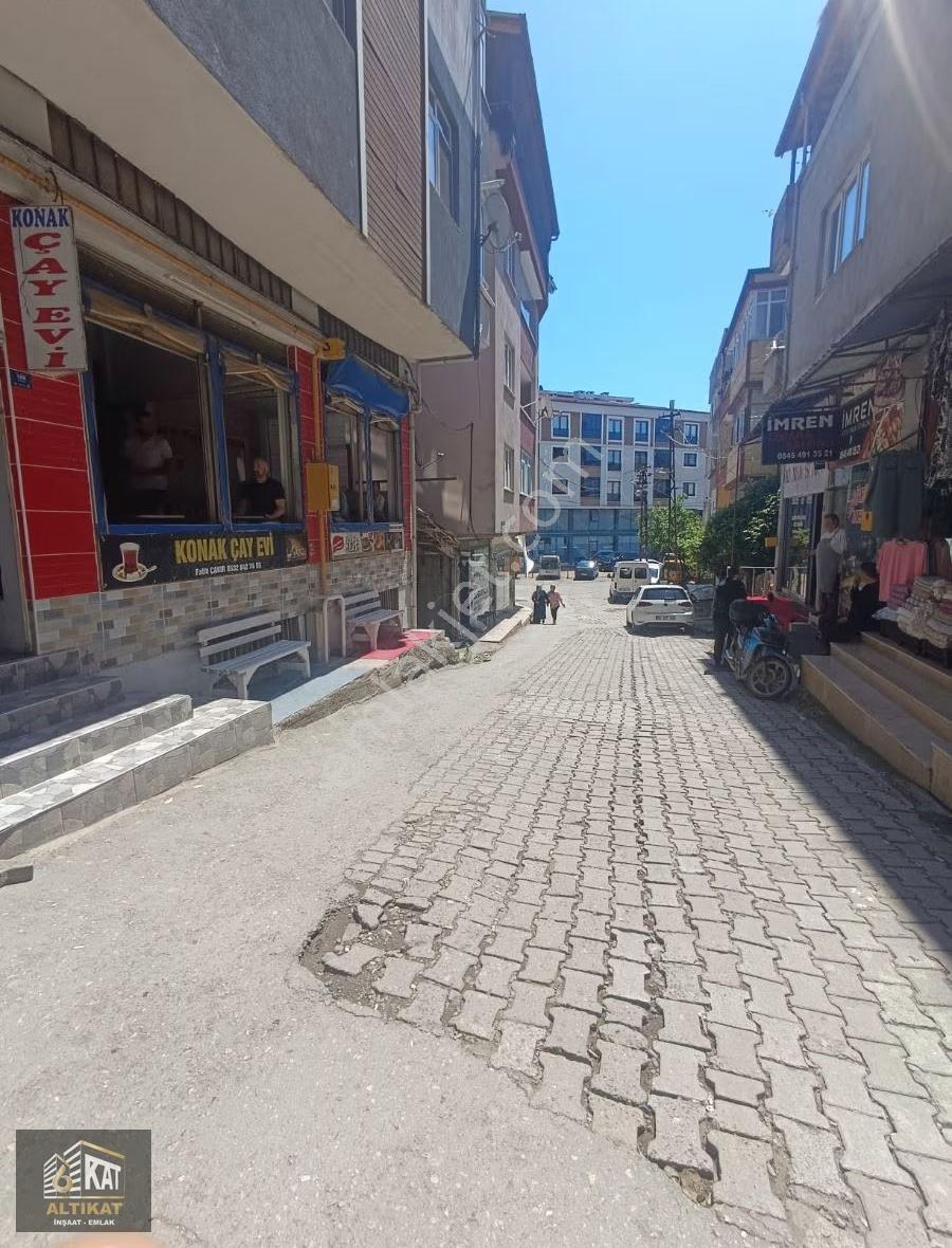 Batı Yaka Pazaryerinde Dükkan - Görsel 12