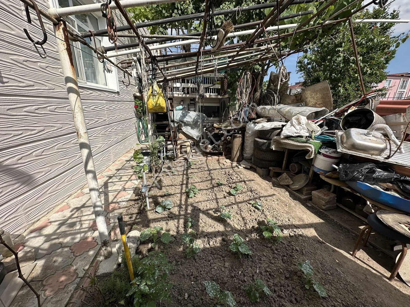 289 M2 Arsa Üzerine Kurulu Satılık Komple Bina (3 Adet 3+1) - Görsel 19