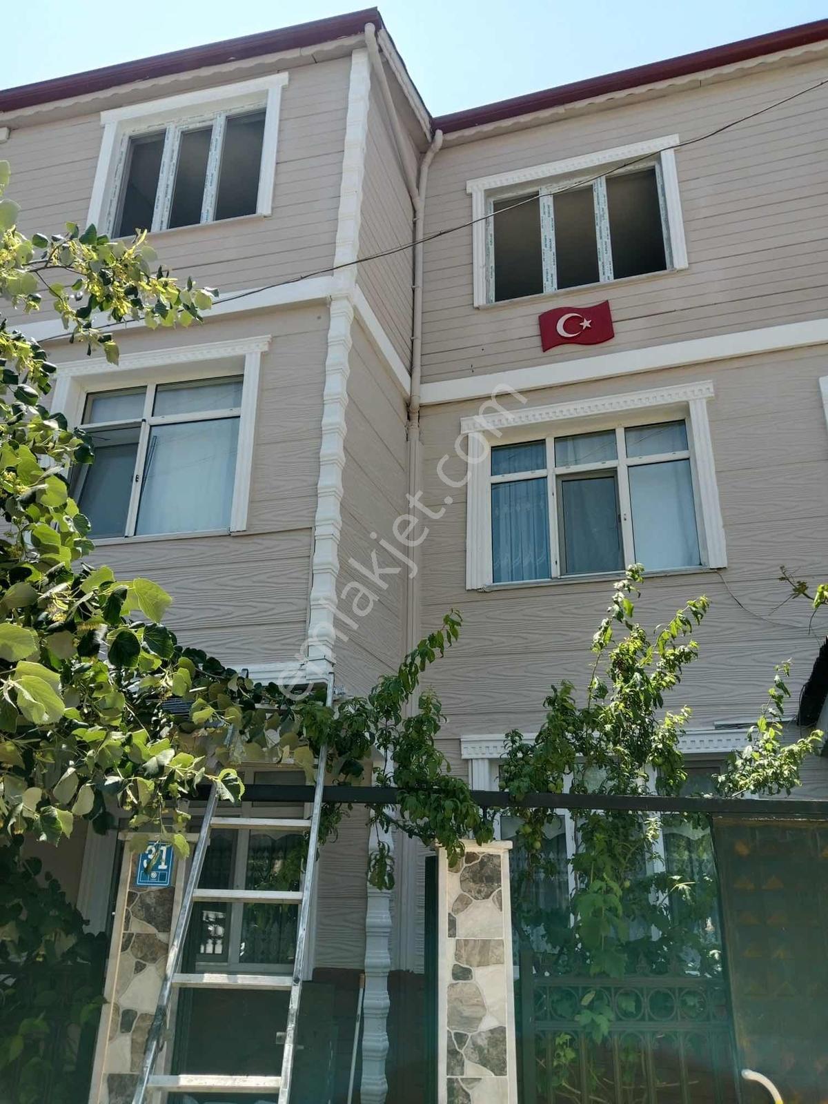 289 M2 Arsa Üzerine Kurulu Satılık Komple Bina (3 Adet 3+1)