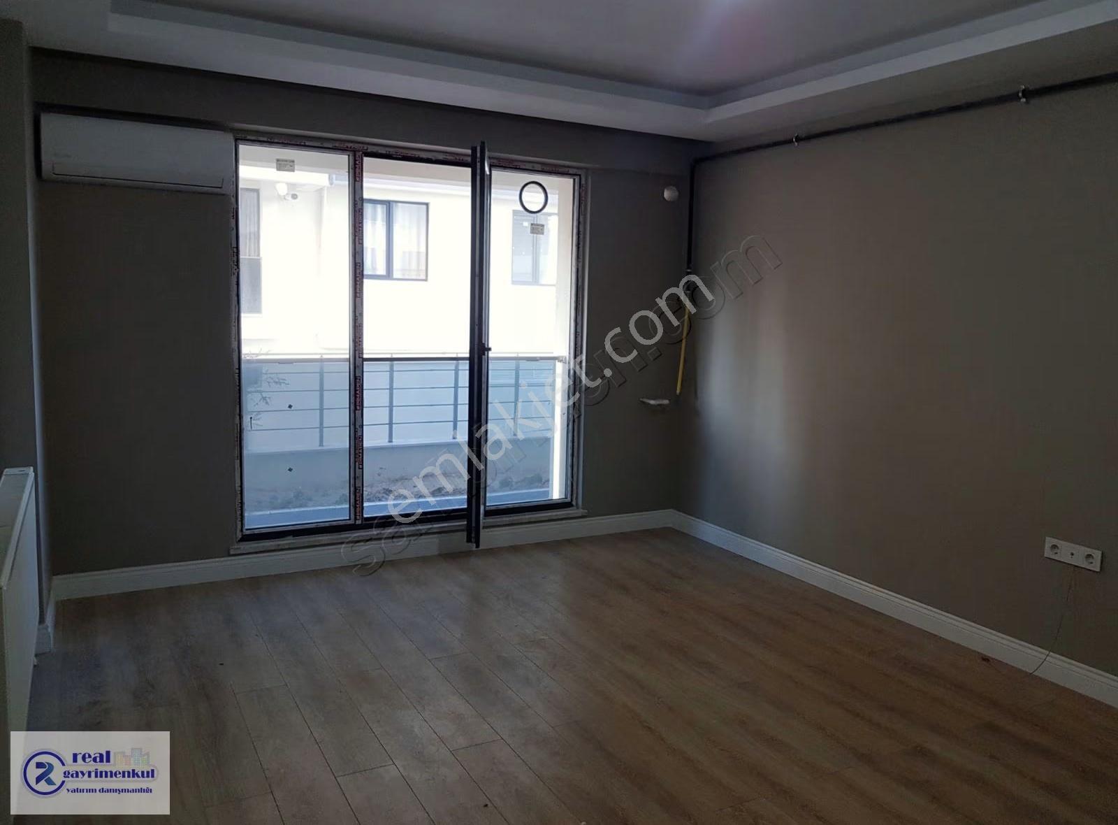 Parkorman Sitesi 2.etap'ta Satılık Bahçe Katı 1+1 Daire - Görsel 8