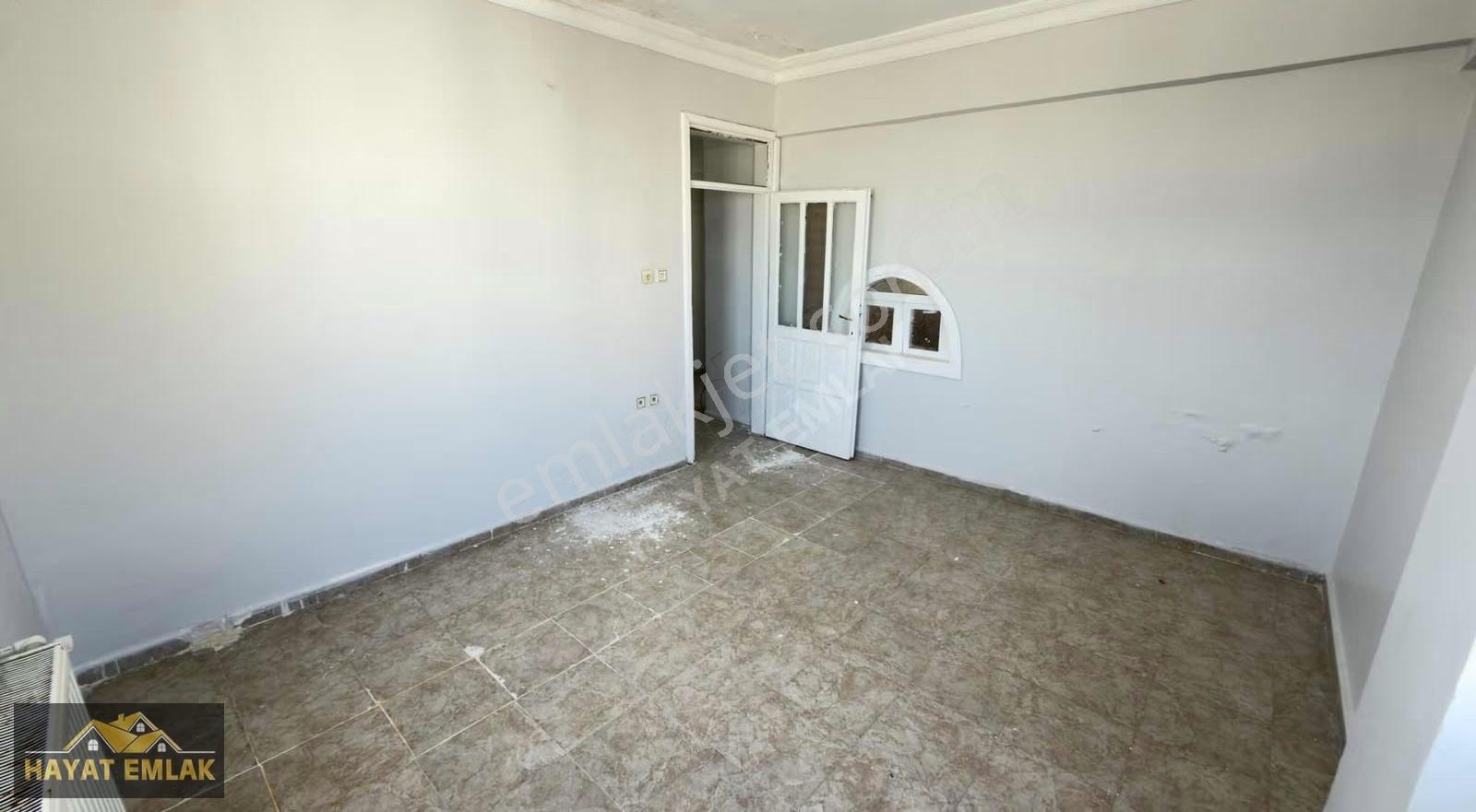 Hayat Emlak'tan Merkezi Konumda Asansörlü Doğalgazlı Uygun Daire - Görsel 15