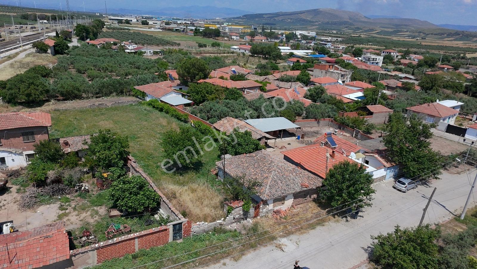 Akhisar Kapaklı Mahallesi'nde 543 M2 İçinde Eski Yapı Olan Arsa - Görsel 10