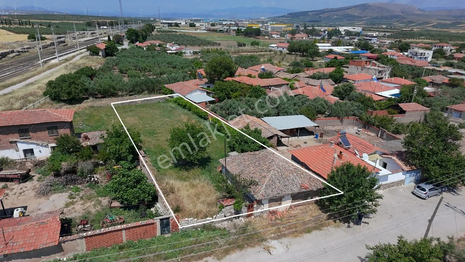 Akhisar Kapaklı Mahallesi'nde 543 M2 İçinde Eski Yapı Olan Arsa - Görsel 20