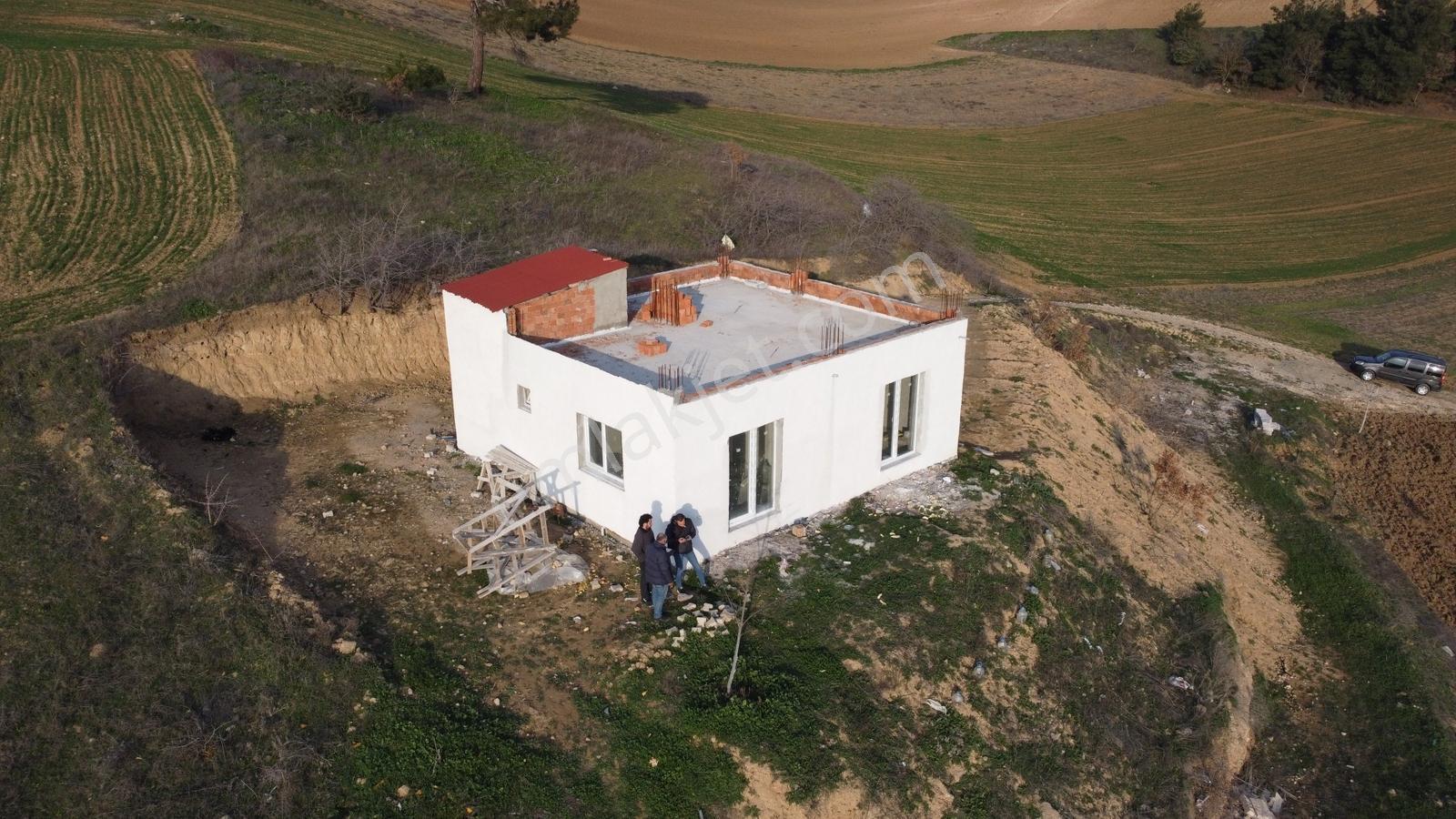 Karataş'tan 8125 M2 Elektriği Yolu Suyu 75m2 1+1 Evi Olan Arazi - Görsel 9