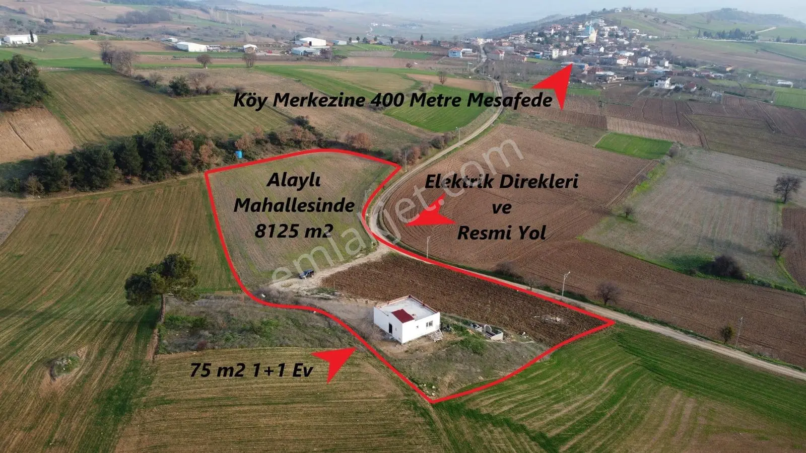 Karataş'tan 8125 M2 Elektriği Yolu Suyu 75m2 1+1 Evi Olan Arazi