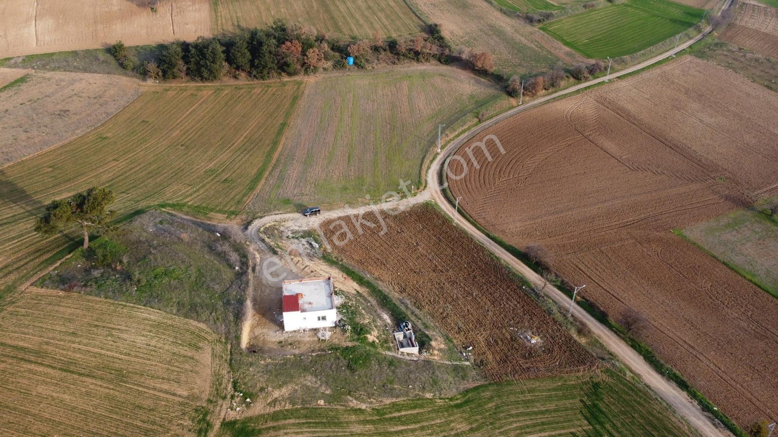 Karataş'tan 8125 M2 Elektriği Yolu Suyu 75m2 1+1 Evi Olan Arazi - Görsel 18