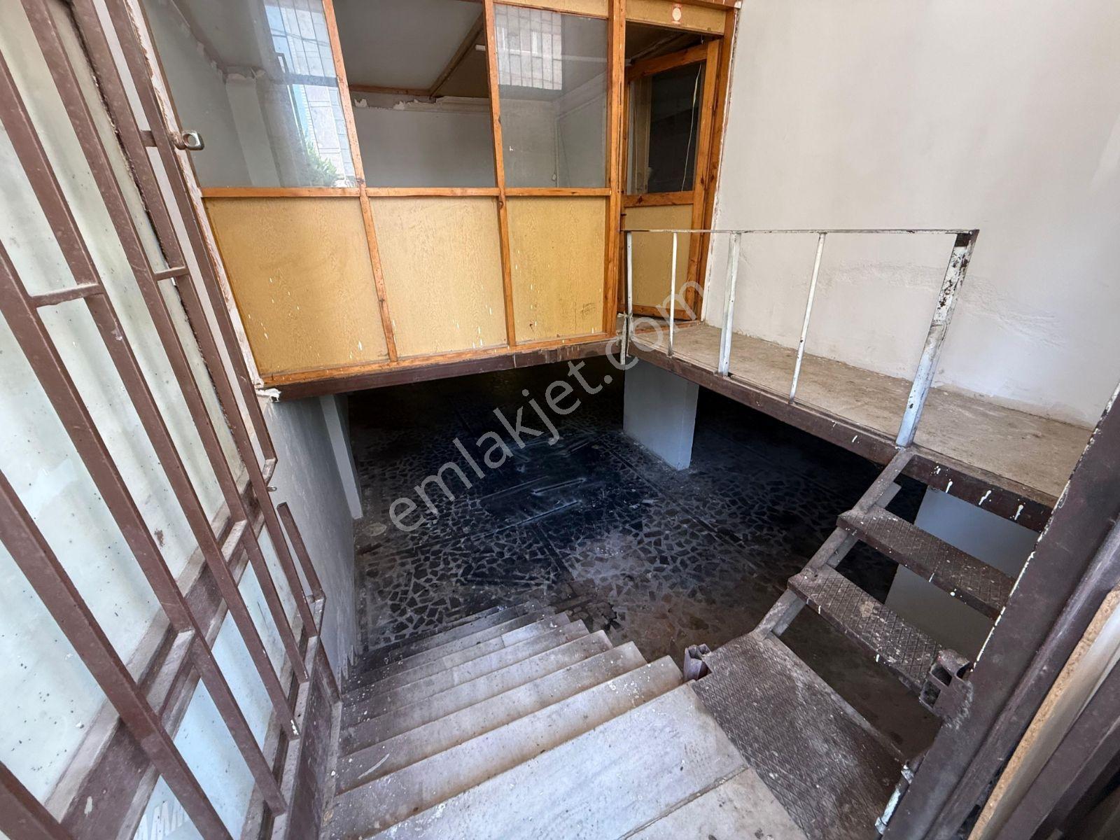 Kaynarca Marmaray'a Komşu | 150 M² Asma Katlı Satılık Dükkan