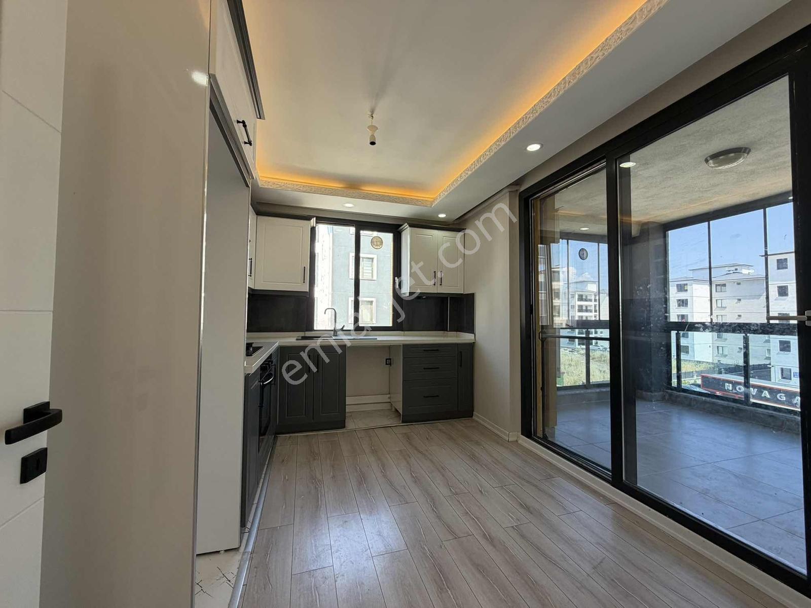 Onmax Bahçelievler'de Kiralık 2+1 110m2 Ara Kat Doğalgazlı Daire - Görsel 6