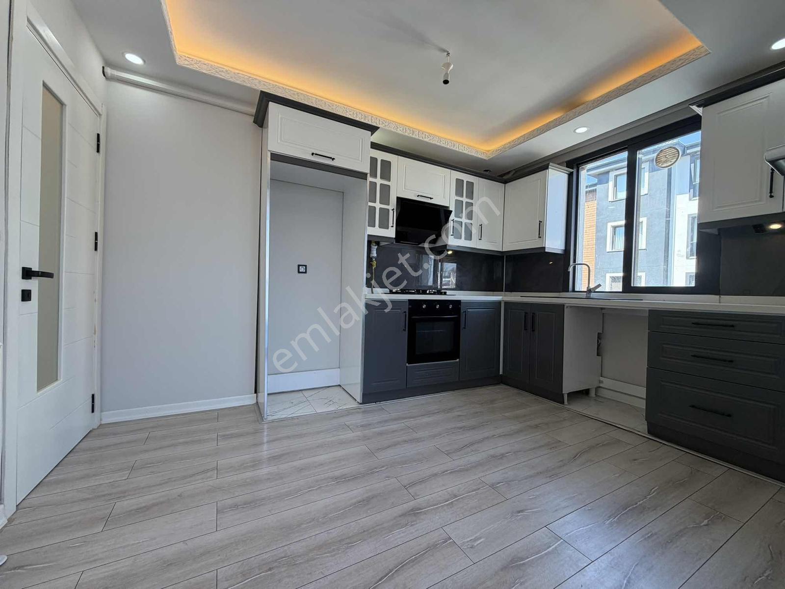Onmax Bahçelievler'de Kiralık 2+1 110m2 Ara Kat Doğalgazlı Daire - Görsel 10