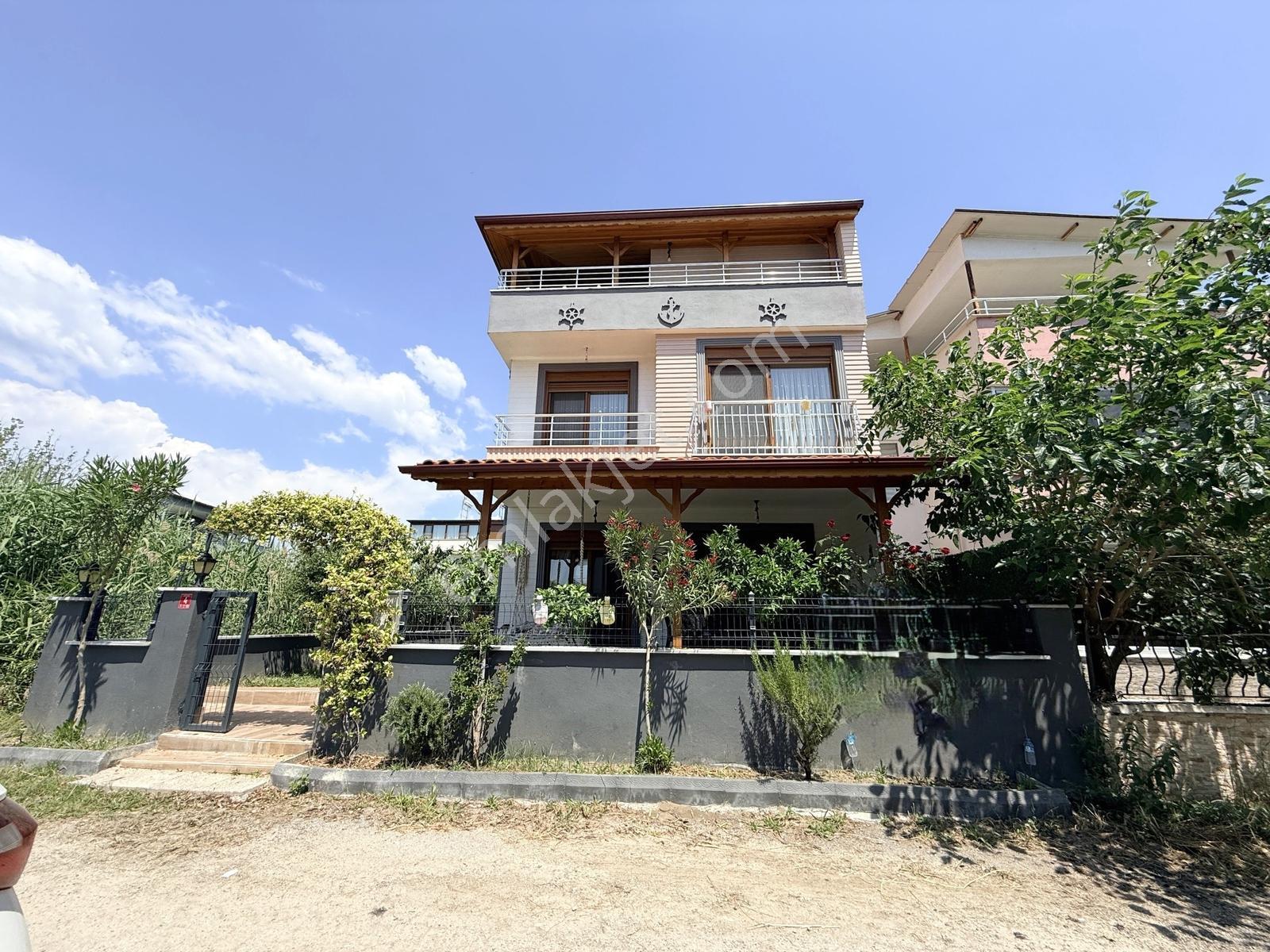 ▀güçten Güre'de Denize Sadece 100m Kazdağı Manzaralı 5+1 Triplex