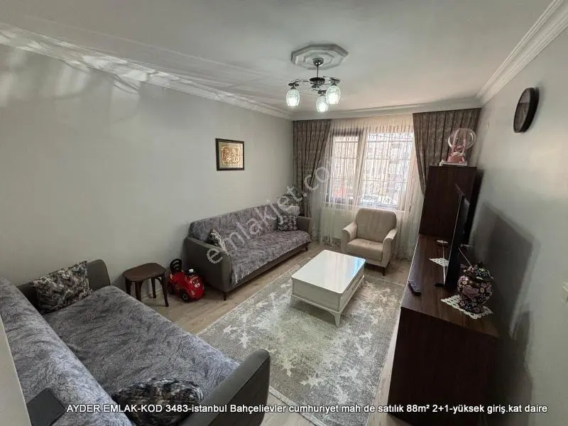 İstanbul Bahçelievler Cumhuriyet Mah De Satılık 88m² 2+1-yüksek Giriş.kat Daire
