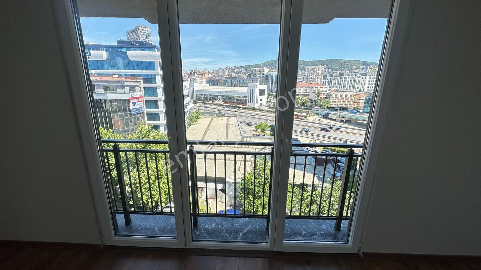 Pendik Yeşilbağlar Kiralık 2+1 - 8.kat -metro 50 Metre Mesafede - Görsel 25